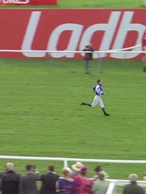 Lucky Jason Hart is sticking to riding racehorses and giving the Commonwealth Games a miss this time 😉😂 🎥 @Racing TV 