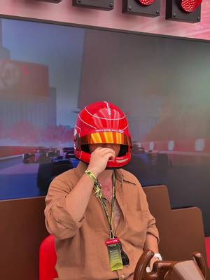 POV: you just found the Break Helmet at the KitKat Fan Zone and you cant help but have a break 🍫🙂‍↔️ @Madalin Serban 