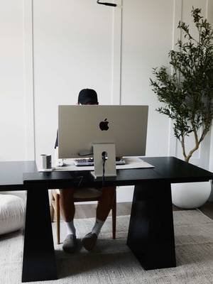 New modern home office setup. All products are linked in my bio 🔗 #asmr #satisfying #homeoffice #officesetup #aesthetic