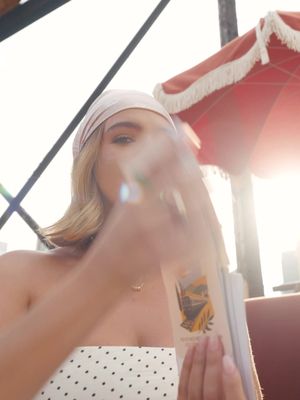 NYC rooftop hangs, zero plans, and a @Starbucks Blended Pink Energy. Exactly the kind of mid-summer mood teenage @Bailee Madison would approve of. #ad
