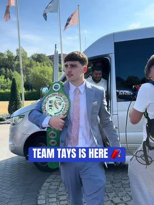 TEAM TAYS HAS ARRIVED 🧨 Fight night is here and so is team Tays. Who do you think is coming up on top?  Tune into our live to find out 🤝 #taysmcr #angryginge #boxing🥊 #fridaynightfight 
