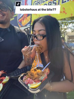 this is one of my fav vendors at the bite of Seattle lol it’s $43 for lobster and truffle noodles. worth it chat? #biteofseattle #fyp #foodreview #seattle #teenathach 
