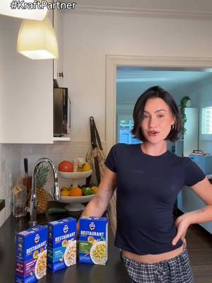 #KraftPartner starting out so strong with the NEW and delicious @kraftmacandcheese Restaurant Edition Monterey Jack Carmelized Onion flavor. 🤩 This one's so perfectly cheesy and the pasta shape complements the sauce beautifully, can’t wait to try the others! #easydinner #macandcheese