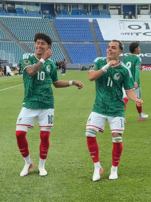¡Báilenlo! 🕺🎶 Dos de nuestros anotadores en el partido de hoy, Santi Sandoval y Hugo Camberos ⚽️ #Sub20 🇲🇽