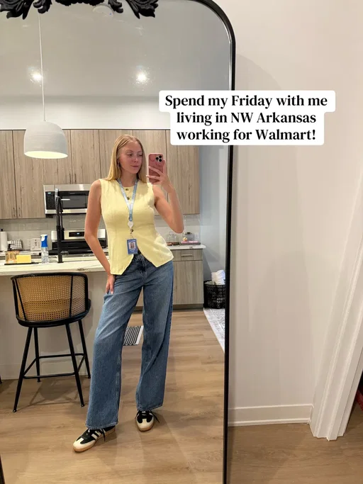 Spend my day with me living in NW Arkansas & working for Walmart! #nwarkansas #walmartcampus 