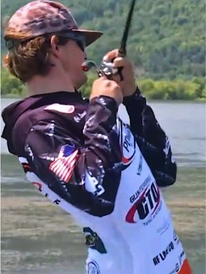 🚨Sound On 🔈!🚨 “What a beautiful sound!” Wouldn’t you agree? Cal Lane improved his bottom line with this Lake Champlain largemouth. Day 2 is winding down and Lane’s the unofficial leader.  @TW  @voskertech  @MillerTech Lithium  @cityofplattsburgh #adirondackcoast #bassfishing #SoundOn #fishinglife #heckyeah 