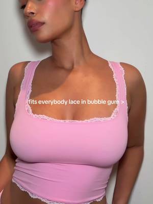 shop fits everybody lace 30% off during the summer sale 💗