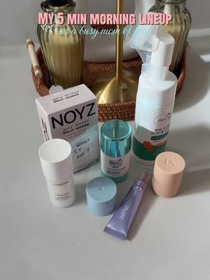 An uncomplicated morning routine as a busy mom is a must☝🏻 ✅simple ✅quick ✅hydration #skincareroutine #ugc #ugccreator #sahm #grwm 