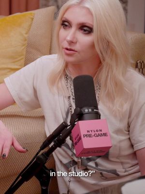 Need #TaylorMomsen's luck immediately.
