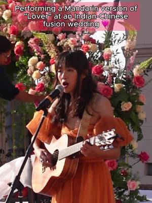 Such an honor getting to perform this piece for Bhavika and Zhelin’s beautiful, multicultural wedding 🥰 Mandarin lyrics written by the incredible @ashleyyfang 🩷 #wedding #lover #taylorswift #mandarin #singing