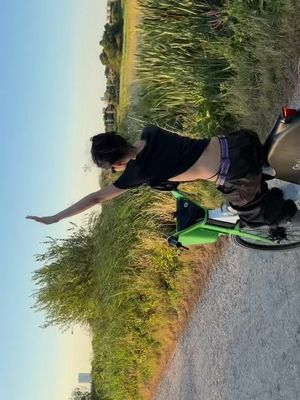 when u bike u listen to 🌞