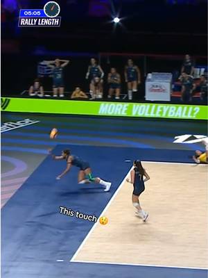 Ana Cristina is going crazy 😵‍💫🇧🇷 #volleyball #volleyballworld #VNL26 #brazil #save 