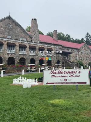 Did you know you can stay where dirty dancing was filmed?!🕺🪩 guys it’s was so beautiful and cozy and wonderful! We will definitely be going back! It’s one of our favorite movies!  #dirtydancing #kellermans #patrickswayze #Summer #summermashup 