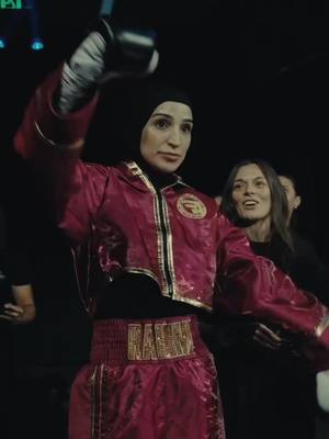 Remember the name…. Tina Rahimi👊🏼💅🏼  #proboxer #femaleboxer 