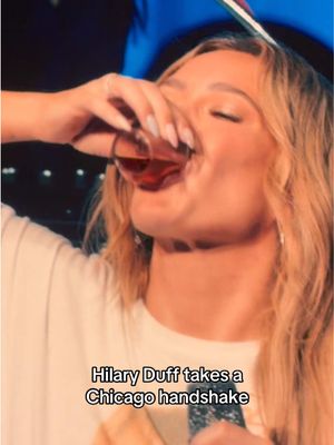 She’s so real for that @hilaryduff #hilaryduff #luckymetour #chicago 