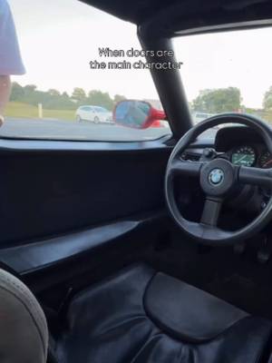 Now that's an entrance @withliv​ ​ #BMW #Z1