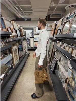 There's something about home goods stores that just gets me.  You walk in with zero expectations and sometimes you stumble onto an absolute gold mine — and other times it's a full existential spiral through a whirlwind of decor that leaves you wondering who green lit this, and why it exists in the world. . . #interiordesign #interiordesigner #homedecor #homeimprovement #accentwall