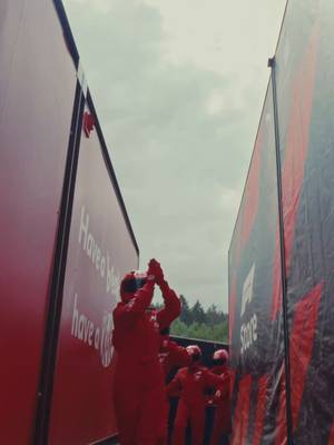 Kit Crew to the rescue 💪 Anyone else in need of a break?! 🍫 #HaveABreak #KitKatF1