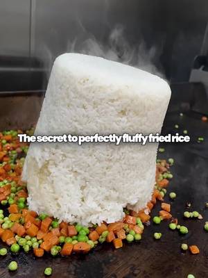 No shortcuts, no magic—just high heat, steady hands, and letting every single grain coat evenly in flavor. ✨ Getting that light, golden texture takes patience, but watching it all come together on the griddle is the best part of our day. Craving a warm, comforting bowl? Tap the link in bio to order yours now! 🍲 #bowlsofrice #friedrice #serectrecipe #fluffyrice 