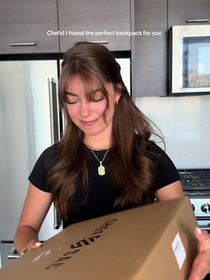 This is a game changer! It fit literally everything! Nothing worse than going to a private event and having to carry so many bags with all your gear! Thank you so much chefsac for creating this. #chef #knife #unboxing #privatechef #fyp