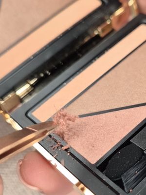lipstickgate flashbacks 😭 no but really WHAT IS THAT
