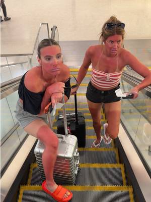when you sunburn on vacation 🥵☀️ @Lele Pons 