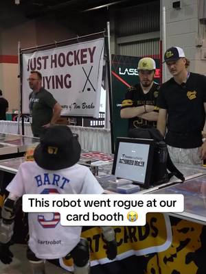 BART robot attacked our booth at the National 😭 @bartrobot_ #collect #thehobby #sportscards #ncsc