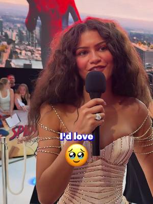 To watch Spider-Man: Homecoming for the first time again🥹‼️ Zendaya reveals what movie starring Tom she would wan to watch for the first time again! ⏪🕸️ #zendaya #tomholland #spiderman #spidermanhomecoming #spidermanbrandnewday 