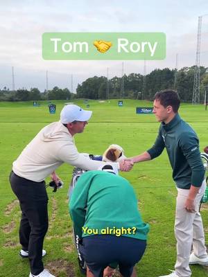 Tom Holland joins Rory McIlroy on the green. 🏌️‍♂️😅 (🎥: @DP World Tour)
