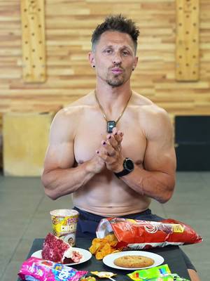 The most common nutrition pattern I see with the busy guys I coach? Strict all week, blow it out on the weekend, feel guilty, repeat! What nobody talks about is that the restriction is the thing driving the blowout in the first place. You don't fix it by being more disciplined… You fix it by changing your mindset and relationship with food. #nutritioncoaching #over40fitness #buildmusclelosefat #healthyeatinghabits #sustainablenutrition