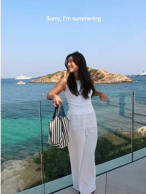 Unreal levels of summering in @D Y N A M I T E #sponsored 🌊 #dynamiteambassador #dynamitestylecollective #summerwhites #eurosummer