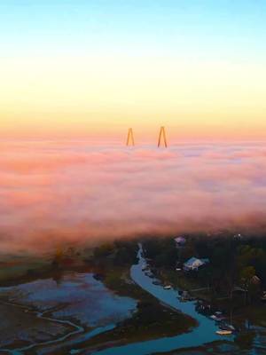 Fall in Charleston is closer than you think. 🍂 Fog rolling over the marsh, golden sunrises, cooler mornings, colorful sunsets, waterfront walks, football weekends, oyster roasts, and fewer crowds. It’s one of the best times of year to experience the Lowcountry. Whether you’re planning a weekend getaway or you’re lucky enough to call Charleston home, fall has a way of making every view feel even more unforgettable. What’s your favorite thing about Charleston in the fall? 🍁