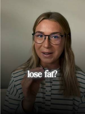 Are you losing weight or actually losing fat? 🧬 Weight loss and fat loss are not the same thing. The scale can go down without showing whether you lost fat, muscle, or water. Here is the difference: 💪 Weight loss: Focuses on lowering the number on the scale, which can include losing lean mass. 🔥 Fat loss: Focuses on reducing body fat while preserving muscle through adequate protein, resistance training, and a sustainable calorie deficit. ⚖️ Body composition matters: Preserving lean mass is an important part of maintaining strength and supporting metabolic health during fat loss. The goal is not just a smaller number. It is sustainable fat loss while protecting the muscle you already have. Have you ever regained weight after finishing a diet? Tell us below and save this for reference ✅ #FatLoss #WeightLoss #BodyComposition 
