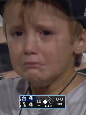 White Sox broadcast found a crying Yankees fan then kept cutting to him as his favorite team collapsed