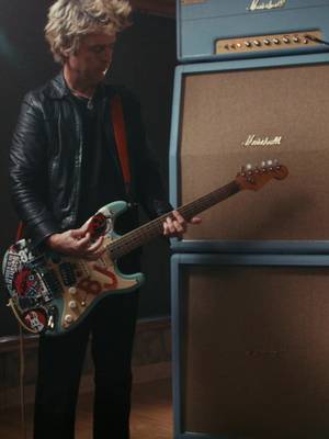 From Dookie to now, Billie Joe Armstrong breaks down his approach to melodies, harmonies, and hooks that stand the test of time, all through the 1959BJA. ⚡️