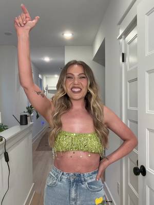My outfits to both nights of @hilaryduff concerts here in Nashville ahhhhhhhh!! This is what dreams are made of! 🥹💖✨ #hilaryduff #hilaryduffconcert #concertoutfits #y2koutfits #concertoutfits 