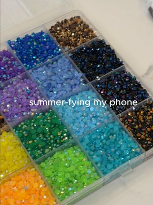 'Cause what’s a summer accessory without some 🌟 sparkle?