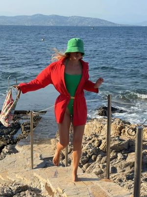 Beach day without trending audio 🏖️  🤿  Wearing the second edition of @Rosie Huntington-Whiteley @ViX Paula Hermanny #vixpartner 