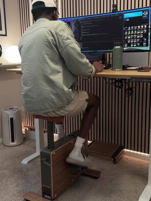 Imagine getting a whole workout while in meetings. This Under Desk Bike from XENJOY  is the perfect in office workout machine #cubecycle #desksetup #bike #underdeskbike