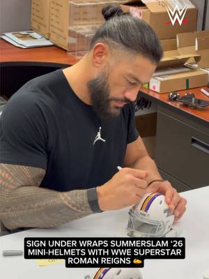 #SummerSlam Under Wraps Minis are back & admin went behind-the-scenes with @Joe Anoai aka “Roman Reigns” signing his 👀 #romanreigns #WWE #autograph #memorabilia 