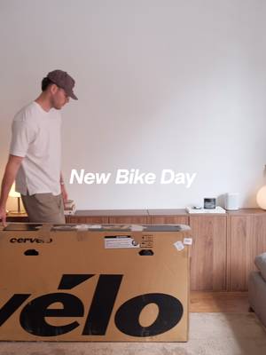 new bike day- (new) 2023 cannondale supersix evo 4 w/ a mechanical 105 group set #newbike #cannondale #supersixevo #roadbike #cyclist 