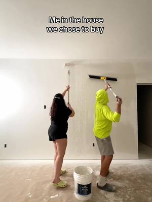 🙃 us doing level 5 finish on the walls. Half way through this we thought, what did we get ourselves into? 😅😂 we also had no power in the house so we had to use a generator with my photoshoot ring lights. we pushed through though #homereno #drywall #construction #DIY #renovation 