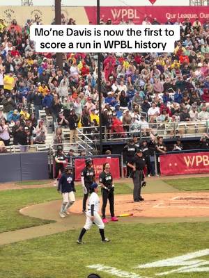 Mo’ne Davis is now the first to score a run in WPBL history #symonewiththesports #wpbl #womensbaseball #womenssports 