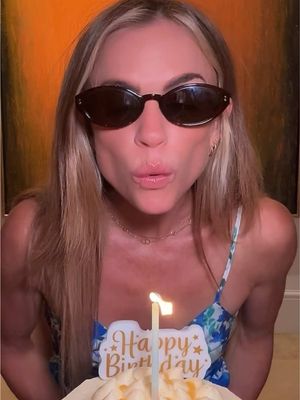 Anyway this is 43 🎈  Got my whole family involved in this haha. Such fun x