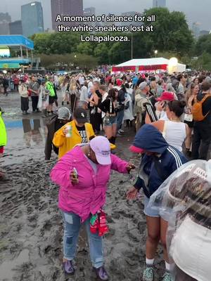 RIP sneakers @Lollapalooza #chicagotiktok #lollapalooza #lolla #chicagomusic 