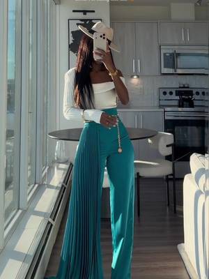 Looks I’m taking into fall. Which one is your favorite? 🍂  #prefalloutfits #falloutfits #outfitinspiration #elegantstyle #fashiontiktok   pre fall outfit ideas, fall outfit inspiration, transitional outfits, elegant outfit ideas, feminine fashion, classy outfits, elevated style, fall fashion 2026, outfit inspiration for women