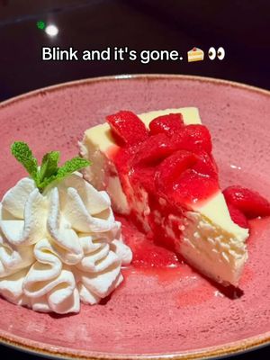 Desserts don't stick around for long here… 😅 #HardRockCafe #SweetTooth #DessertTime #TreatYourself #DessertLover
