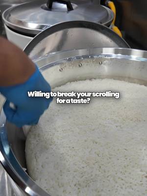 Pause the scroll, satisfy the soul.  🤤 One bite and you're hooked! #bowlsofrice #goeat #stopscrolling 