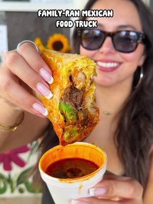 This is Tita’s Glorieta a family-owned Mexican food truck tucked away in Allapattah, serving homemade Mexican food and fresh aguas frescas six days a week 🌮 On weekends, they’re also serving a birria breakfast burrito alongside their Vaquera iced coffee from 10 AM to 3 PM ☕️🍳 And the sweetest part: Tita’s is named after the grandmother who taught Giselle how to cook. 🥹 📍 Tita’s Glorieta @Titas Glorieta 3002 NW 7th Ave Miami FL 33127 #iviethefoodie #miamifoodie #mexicanfoodmiami