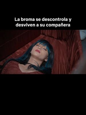 En su mente, les pareció una buena idea meter a una chica en un ataúd 🫢 #ProyectoFinal ya está disponible. #Broma #Prank #Adolescentes #EpisodiosCortitos #Series #Netflix#ParaTi #fakesituation #fakescene